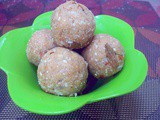 Til (sesame seeds) ladoo