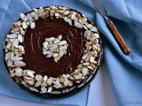Reine de Saba avec Glaçage au Chocolat: Chocolate Almond Cake