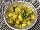 A Non-Spicy Side Dish–Taro Root Curry/Gathi Kochur Torkari
