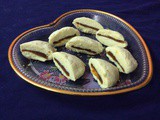 Sandwich Sondesh With Aamsotto (Aam papad)