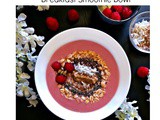 Quick Raspberry Chocolate Breakfast Smoothie Bowl