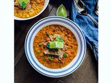 Slow Cooker Curried Lentil Quinoa Chili (v+gf) #slowcooker