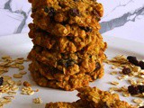 Vegan Oatmeal Raisin Cookies