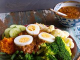 Indonesische groenten schotel gado gado