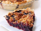 Blueberry crumb pie