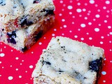 Peppermint cookies and cream blondies