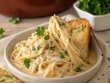 Creamy Crockpot Chicken Spaghetti – Easy Slow Cooker Pasta Recipe for Busy Moms
