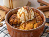 Crockpot Pumpkin Cobbler – Easy Slow Cooker Dessert for Fall (Dump & Go Recipe!)