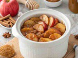 Easy Crockpot Baked Apples with Brown Sugar and Cinnamon – a Delicious Crockpot Apple Dessert Recipe