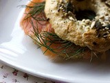 Bagel con salmone e aneto