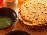 A Fresh Twist on the Boring Kaddu (Pumpkin Multigrain Flatbread / Kaddu Ke Thalipeeth)