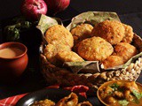 Jaipur Ki Khaas Khasta Pyaz Ki Kachori – Alu ki Tari Wali Sabji Ke Sath