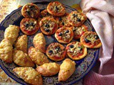 Mini-pizzas with tuna or anchovies, a Moroccan favourite