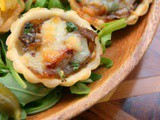 Mini-tartlets with onion and khlii