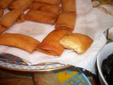 Moroccan goat cheese rolls (sbiaats)