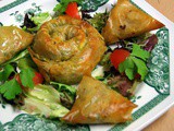 Moroccan Mini-m'hanchas with vegetables for starters