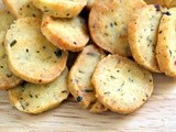 Moroccan savoury biscuit 2: Thyme, oregano and cheese fekkas