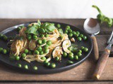 Gebutterte Erbsen-Pasta mit Zitrone & Basilikum