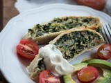 Vegetarian Dinner Party: Spinatstrudel mit Avocado-Salat