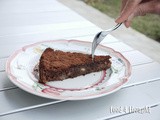 Torta morbida di cioccolato, amaretti e pere