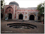 Jamali Kamali Tomb and Mosque – a Forerunner of Mughal Mosque Designs in India