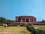 There’s an unknown tomb inside Akbar’s Tomb Complex