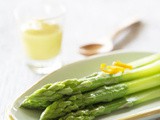 Asperges, sinaasappel mousselinesaus