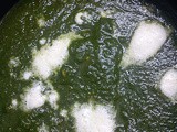 Palak avarekalu gravy