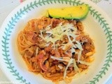 Spicy tomato-bacon pasta
