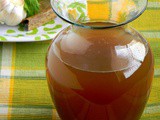 Homemade vegetable stock (basic stock recipe)