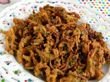 Spinach Pakoda Recipe / Palak Keerai Pakoda / Keerai Pakoda