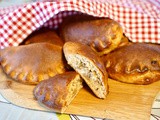 Finnish Lihapiirakka (meat pies)