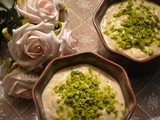 Crema al latte di mandorla con granella di pistacchi