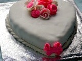 Decorating a Cake With Sugar Paste
