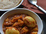 Dimer Dalna / Aloo Dimer Dalna Recipe