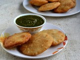 Urad Dhal Kachori / Kastha Kachori