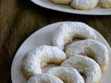 Vanillekipferl – German Holiday Cookies