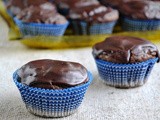 Whole Wheat Devil's Food Cup Cake With Chocolate Frosting