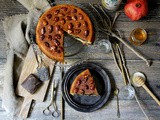 Cake bicolore con mandorle caramellate