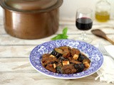 Spezzatino al pomodoro con melanzane / kokkinistò me melitzanes