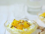 Yogurt greco con pere allo zafferano