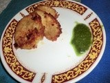 Crispy sweet potato with green chutney