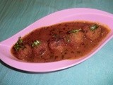 Green tomato kofta curry