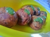 Spicy banana balll /holi spacial /कच्चे केले के पकोड़े ?होली स्पेशल