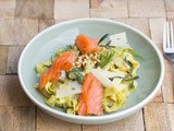 Pasta met zelfgerookte zalm, dillepesto, geflambeerde asperges en zeevenkel