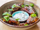 Sticky chicken wings met 7PK en versekaasdip