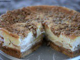 Apple Crisp Cheesecake