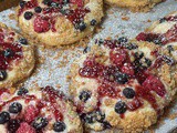 Brioche Berry Crumb Buns