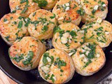 Copycat Red Lobster Cheddar Garlic Biscuits