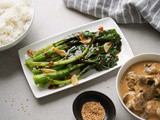Chinese Broccoli with Oyster Sauce (Gai Lan Recipe)